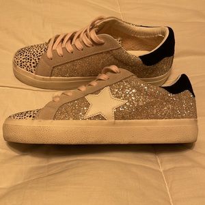 Vintage Havana Star Sneakers worn twice!
